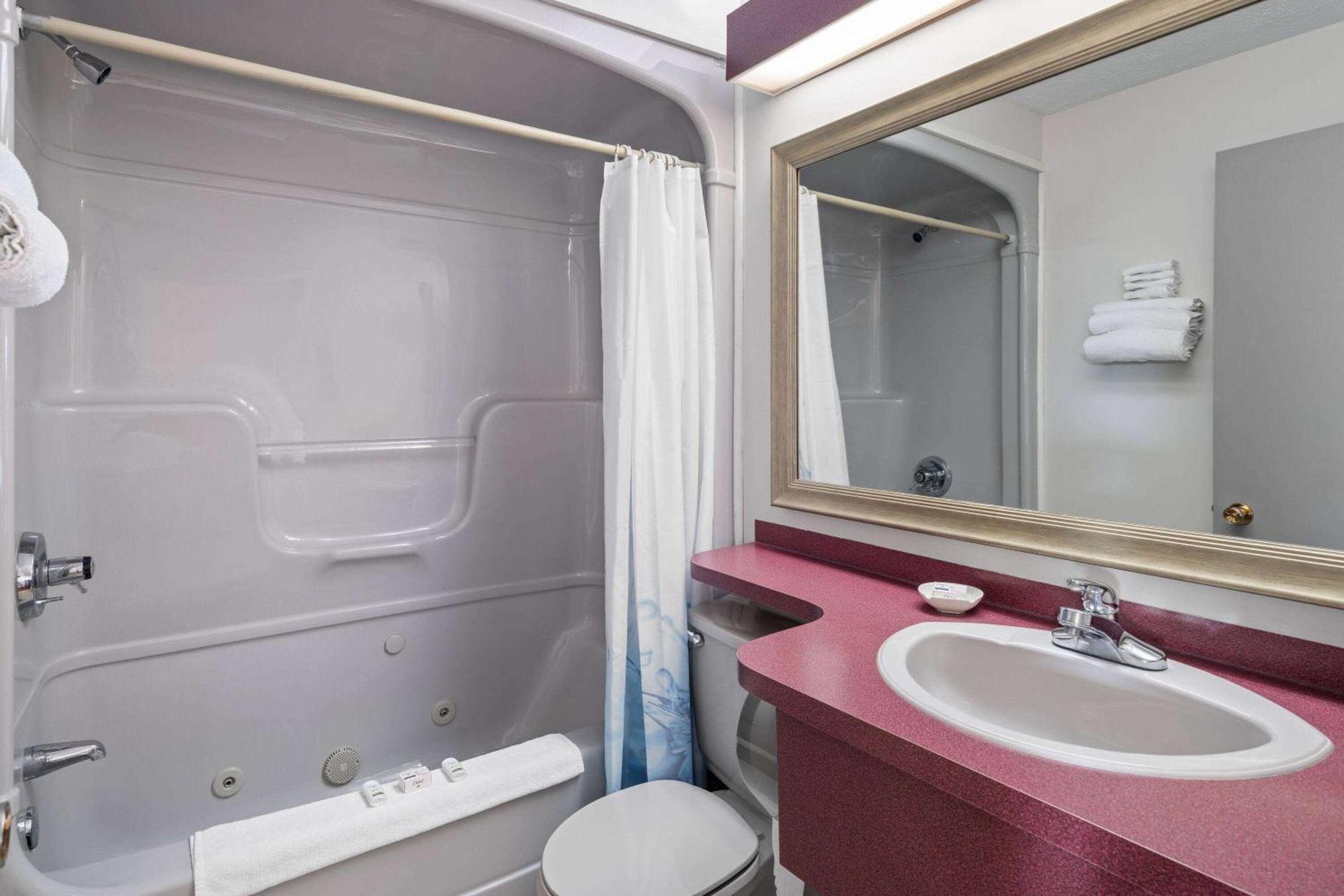 Travelodge By Wyndham Grand Falls Luaran gambar