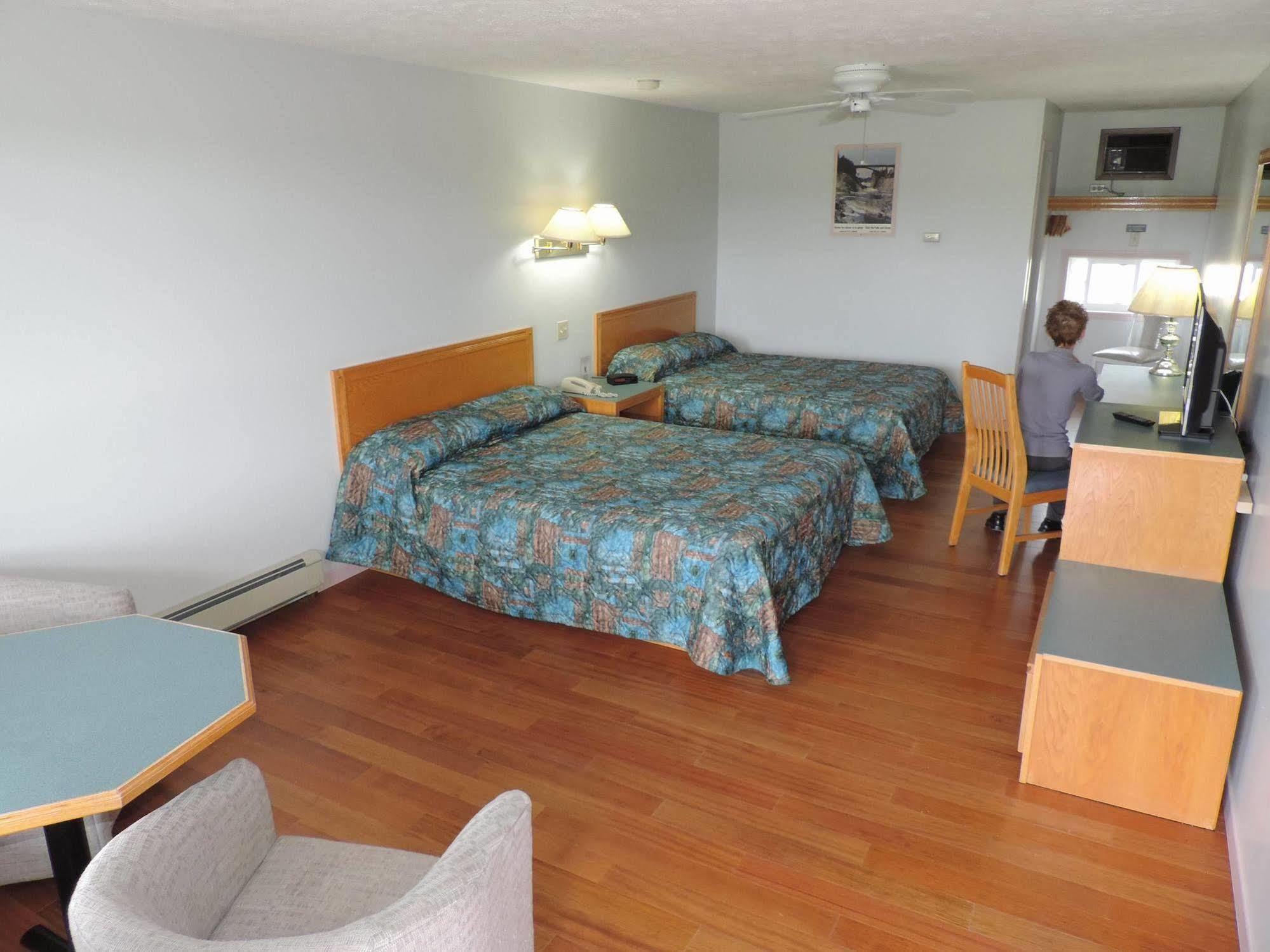 Travelodge By Wyndham Grand Falls Luaran gambar