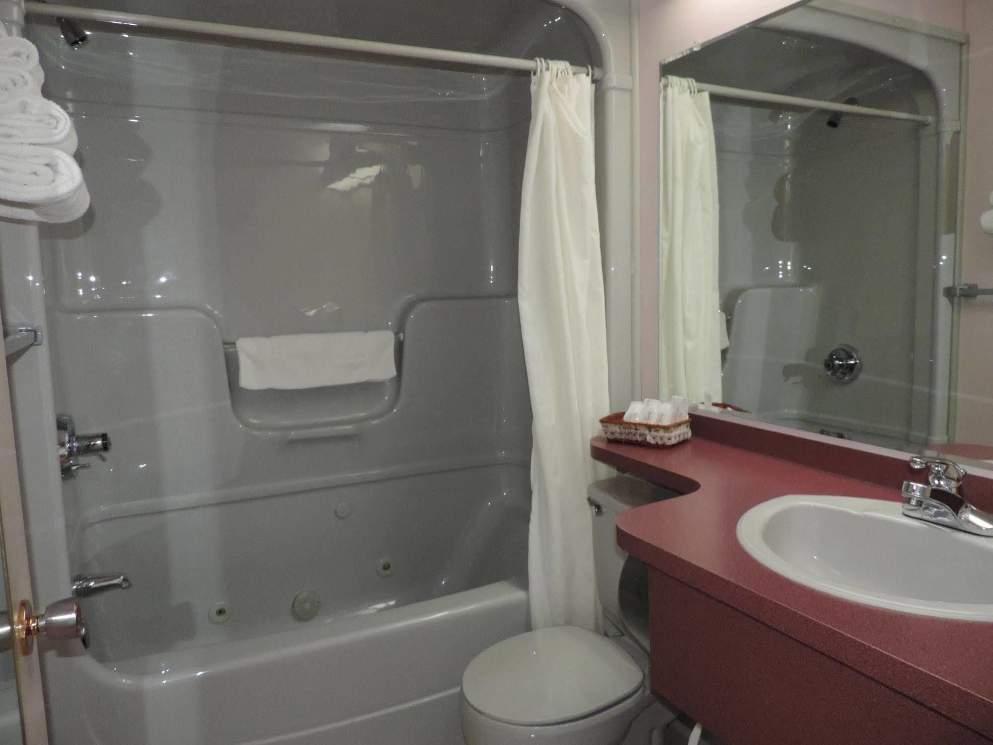 Travelodge By Wyndham Grand Falls Luaran gambar