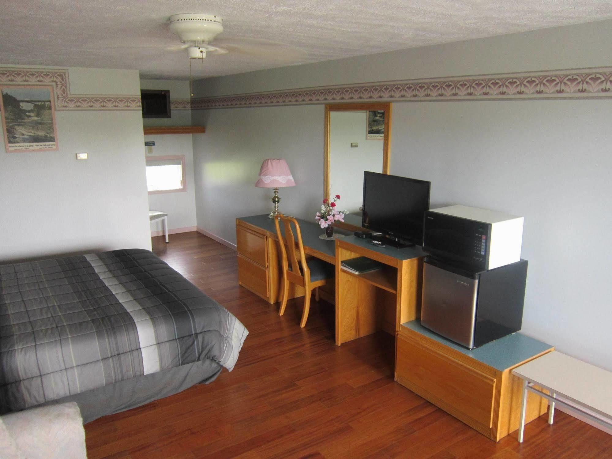 Travelodge By Wyndham Grand Falls Luaran gambar